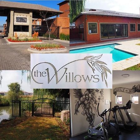 Or Tambo Self Catering Apartments, The Willows Boksburg Exterior foto