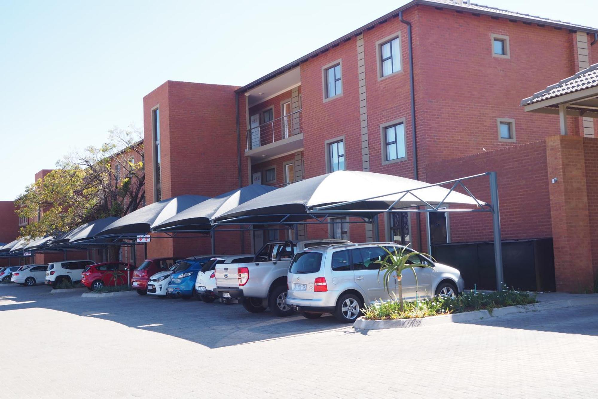 Or Tambo Self Catering Apartments, The Willows Boksburg Exterior foto