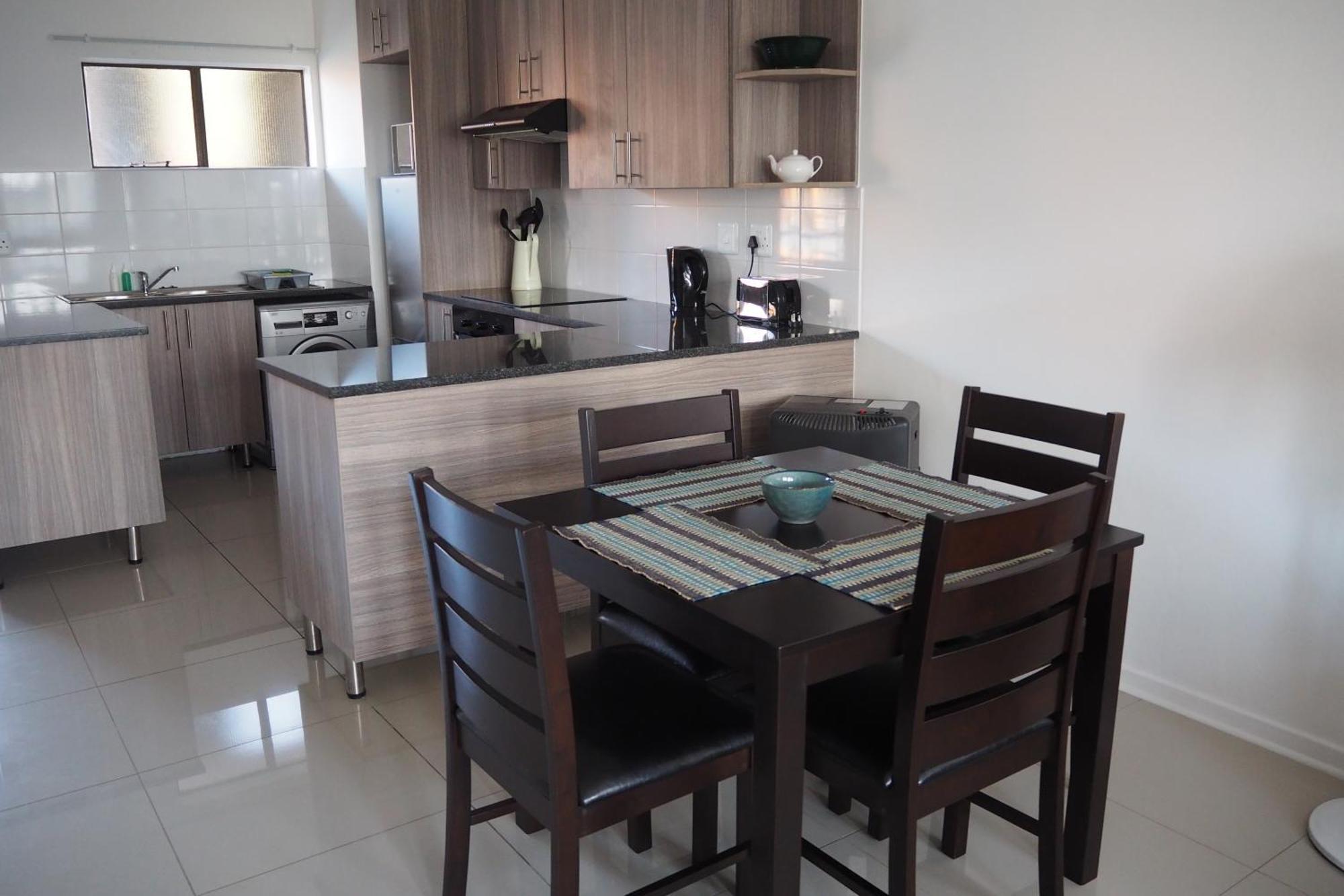 Or Tambo Self Catering Apartments, The Willows Boksburg Exterior foto