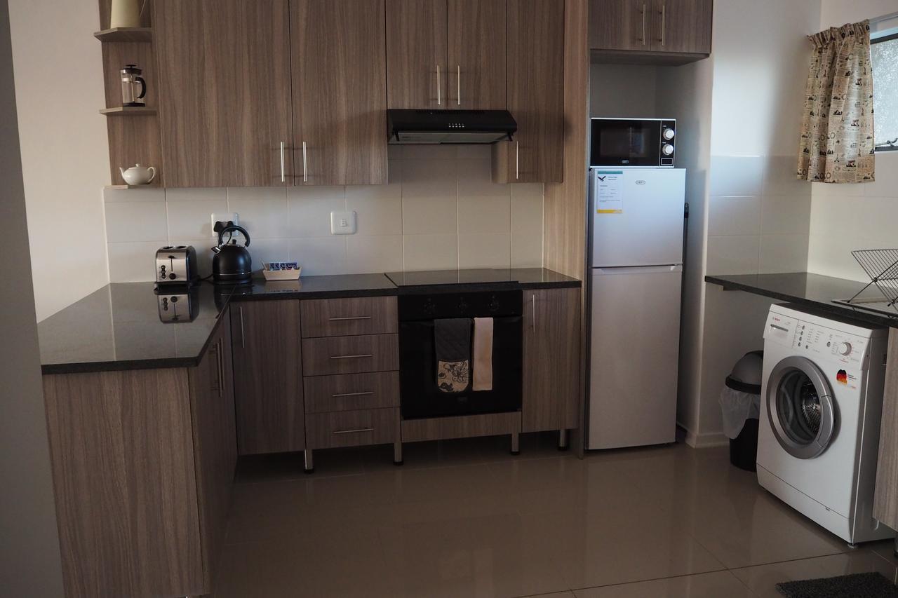Or Tambo Self Catering Apartments, The Willows Boksburg Exterior foto