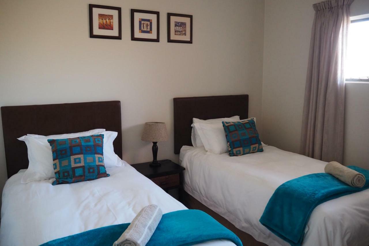 Or Tambo Self Catering Apartments, The Willows Boksburg Exterior foto